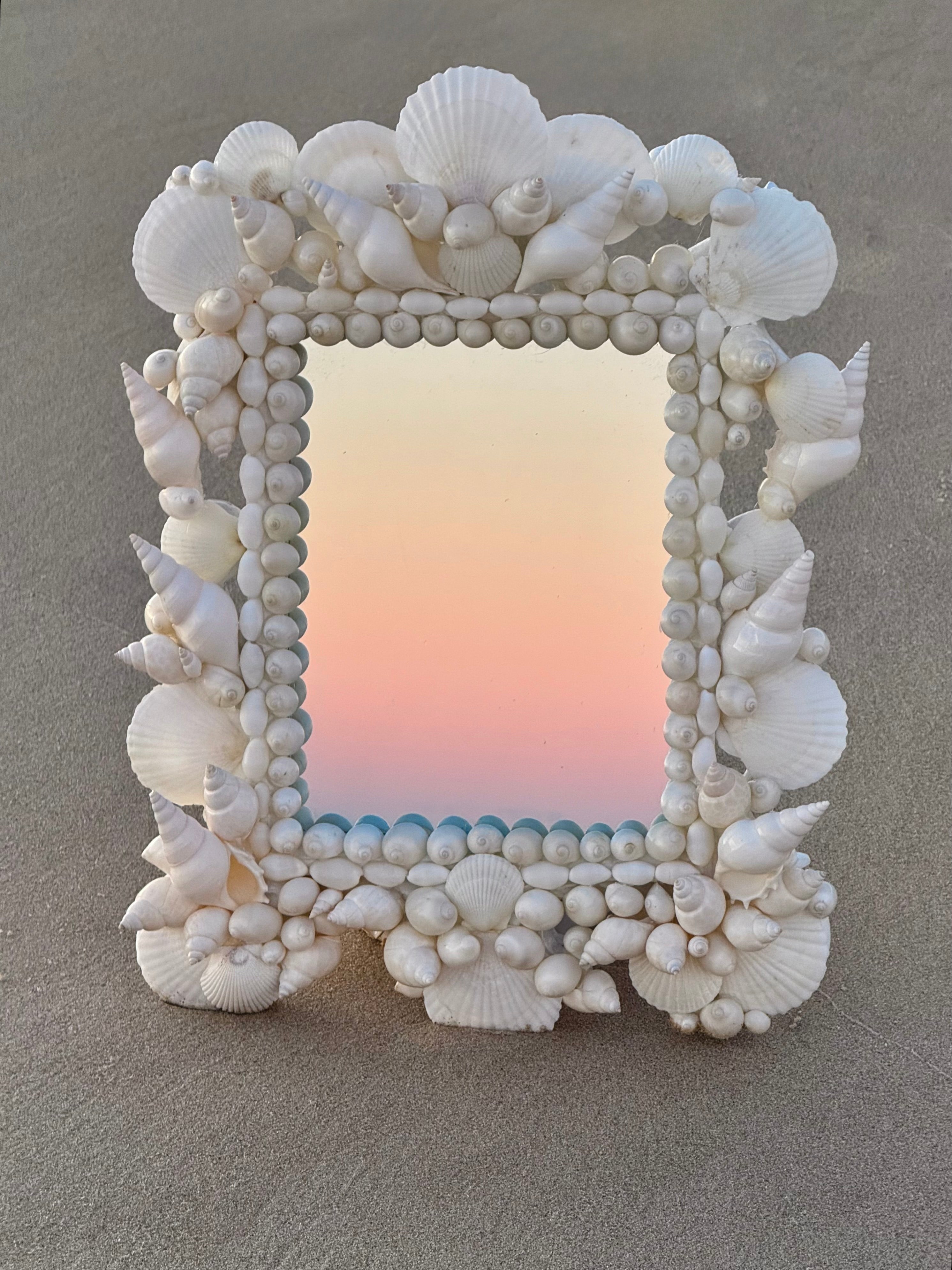 SMALL SHELL MIRROR