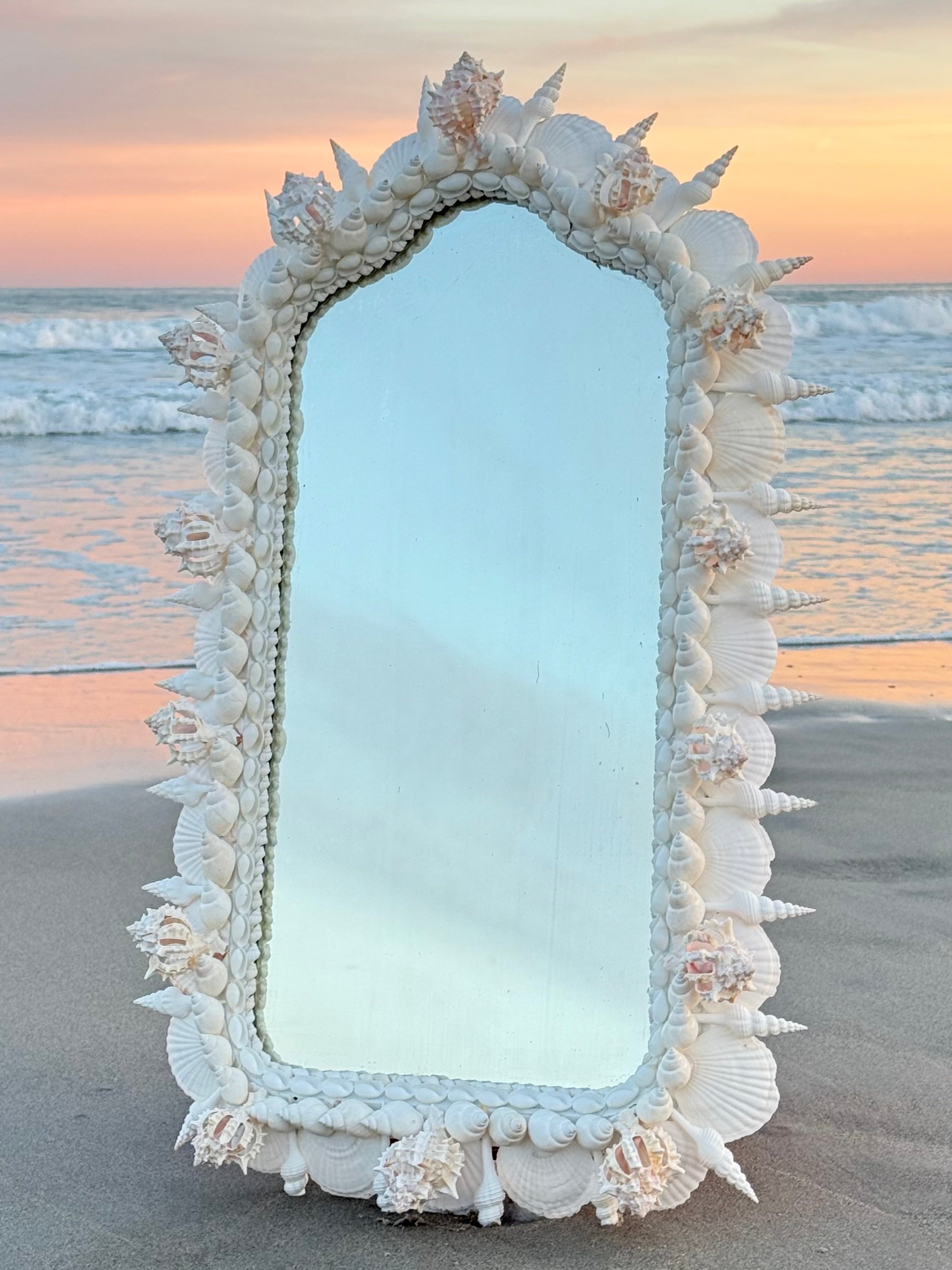 MEDIUM SHELL MIRROR