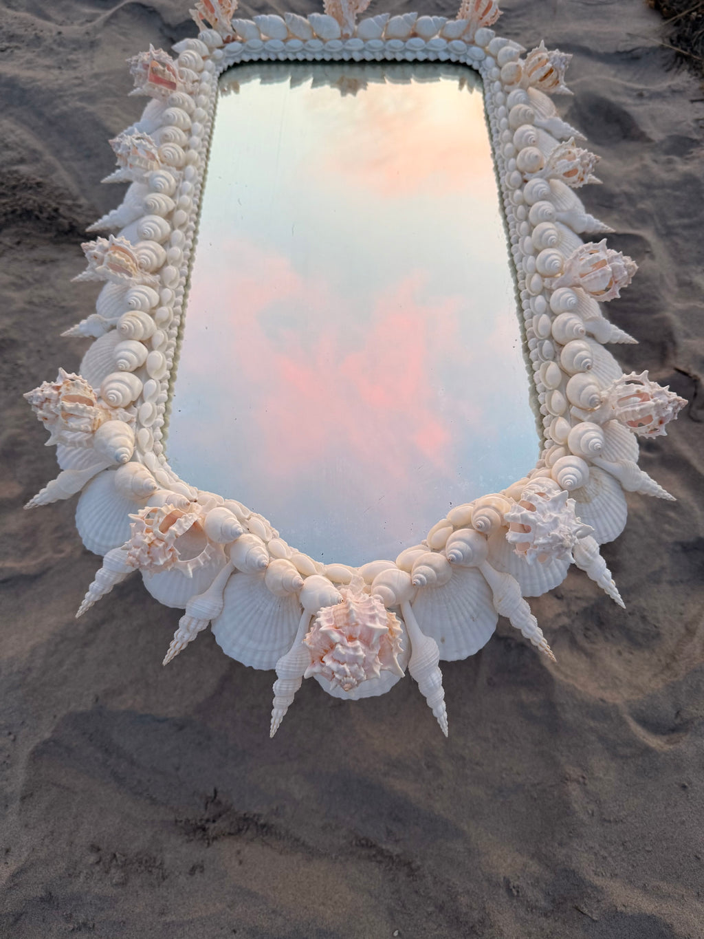 MEDIUM SHELL MIRROR